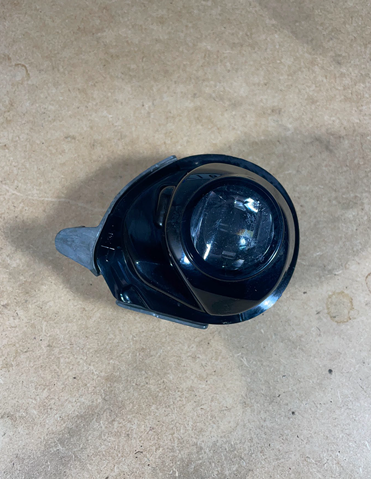 Туманка правая B63B51680 MAZDA