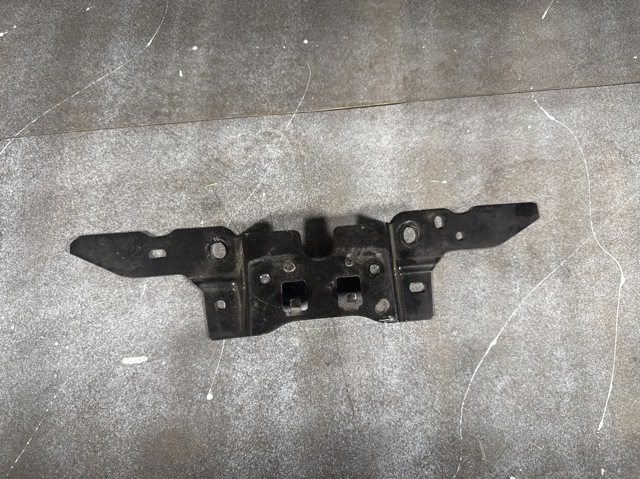 Кронштейн замка капота KB7W5215Y MAZDA