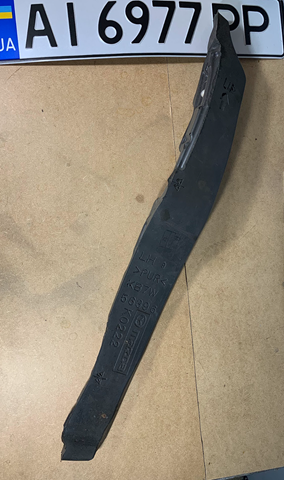 Уплотнитель арки крыла KB7W56396 MAZDA