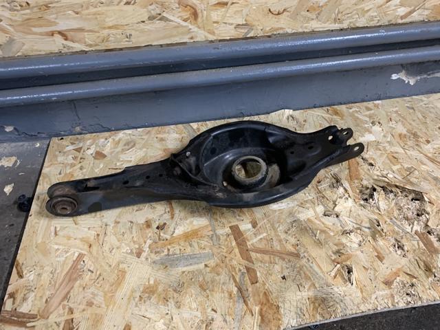 KD3528300 Рычаг задней подвески нижний правый купить Запорожье