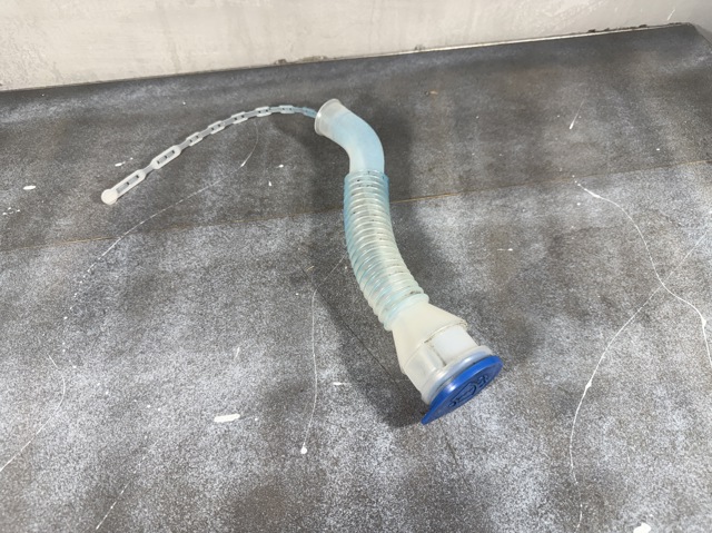 Горловина бачка омывателя KD3567484 MAZDA
