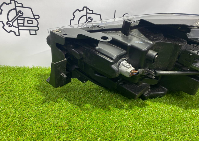 MAZDA KPF351031A Правая фара в наличии Каменское