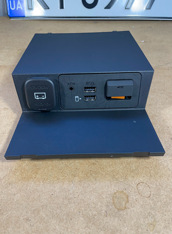 TK78669U0C Mazda USB-разветвитель