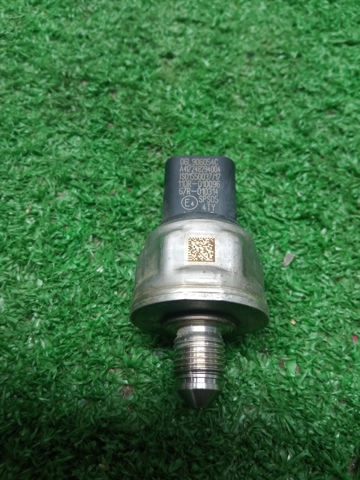 Датчик давления топлива 06L906054C VAG
