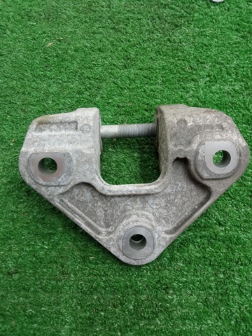 Кронштейн подушки (опоры) двигателя, задней 113326RA0A NISSAN