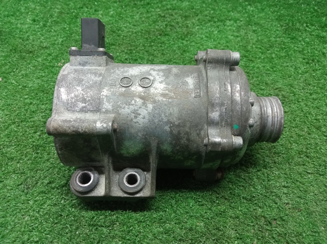 BMW 11517597715 Помпа водяная (насос) охлаждения в наличии Ужгород