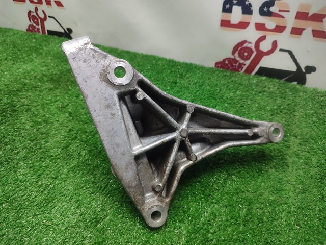 Опора подвесного подшипника передней полуоси 397806RA0B NISSAN