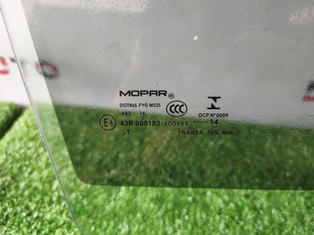 5074816AE CHRYSLER Стекло двери передней правой купить в Николаев