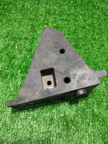 BMW 51117414353 Кронштейн усилителя переднего бампера в наличии Ирпень