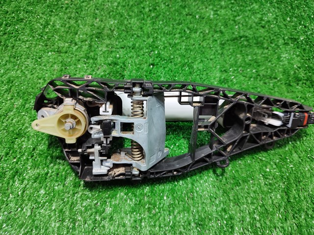 51217396308 BMW Ручка двери задней наружная правая купить в Николаев