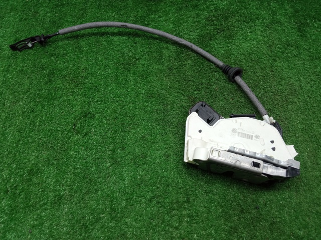 Замок задней двери, правой Volkswagen Passat B8