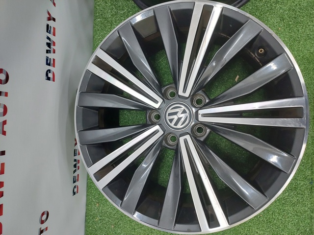 VAG 5NN601025LNQ9 Диски колесные в наличии Чернигов