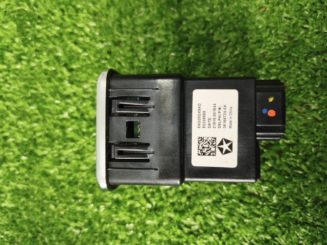 CHRYSLER 5XG28DX9AD USB-разветвитель в наличии Чернигов
