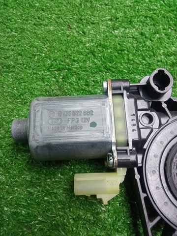 CHRYSLER 68209824AB Мотор стеклоподъемника двери передней правой в наличии Николаев