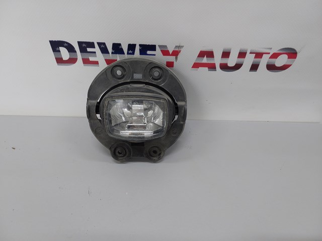 Левая противотуманная фара 68302775AA CHRYSLER