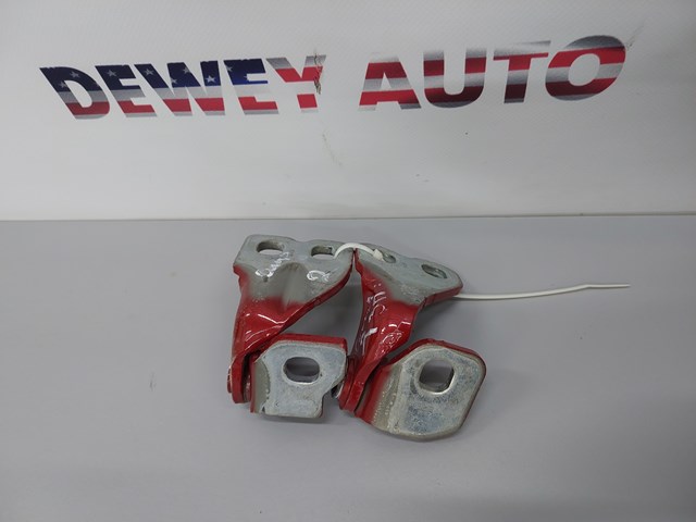 CHRYSLER 68306526AA Петля двери передней правой в наличии Запорожье