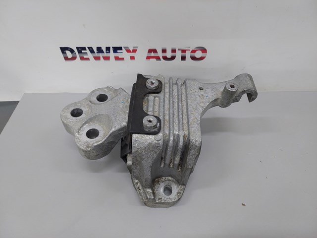 Подушка (опора) двигателя, левая 68418876AB CHRYSLER