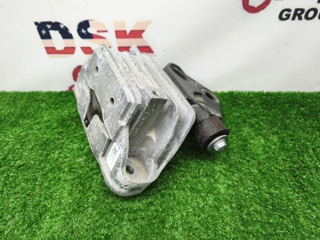 Подушка (опора) двигателя, левая 68445487AD CHRYSLER