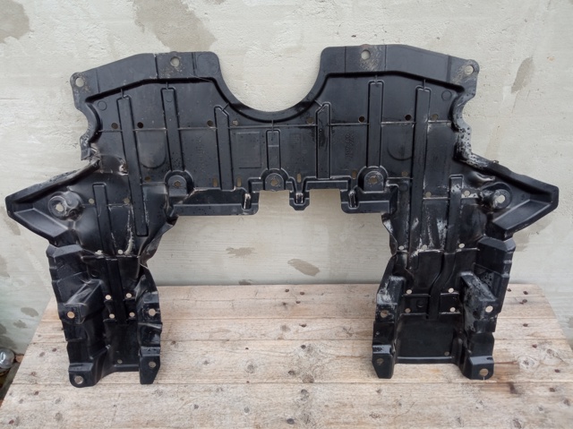 Защита двигателя задняя 758956RR0A NISSAN