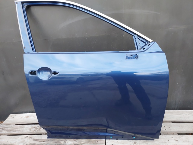 Пассажирская передняя дверь 801006RR0A NISSAN
