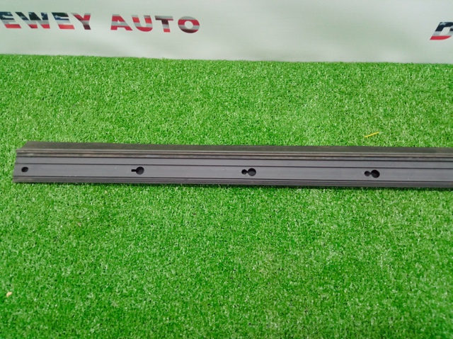 NISSAN 808386RR0A Накладка (молдинг) порога наружная правая в наличии Запорожье