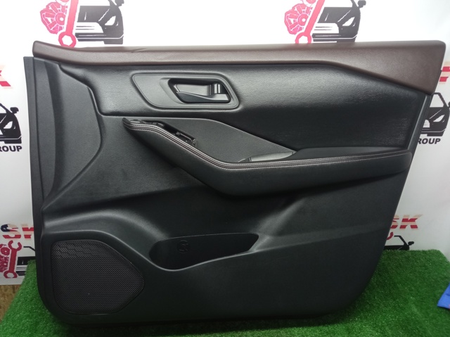 Обивка боковины кузова 809A06RA1A NISSAN