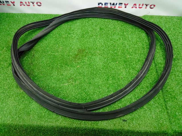 Уплотнитель двери задка кузова 80A827705A VAG