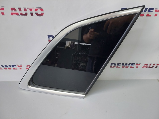 Стекло кузова/багажного отсека, правое 80A845298LNVB VAG