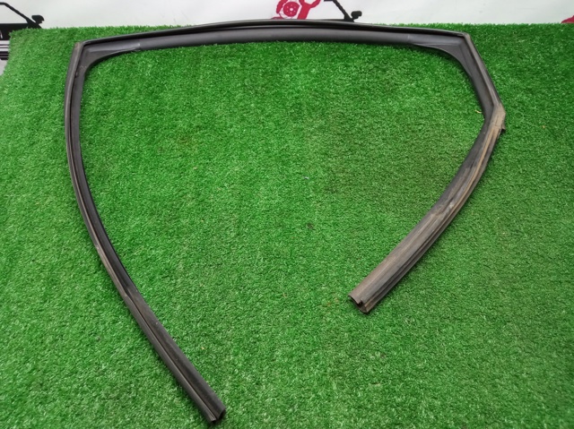 Стекло заднее левое 823316RR0B NISSAN