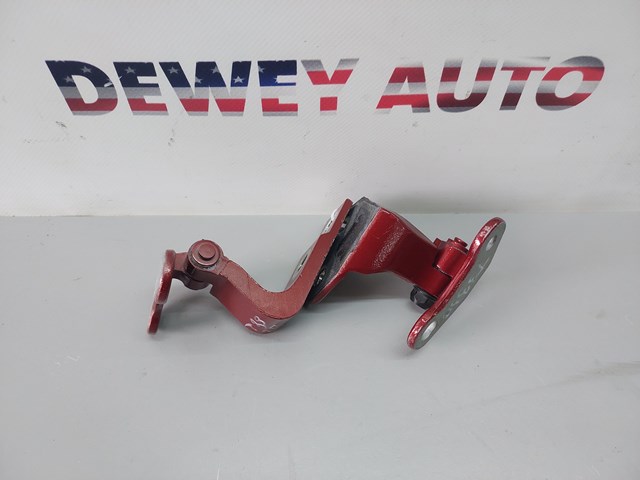 Петля двери задней правой 824206RA0A NISSAN