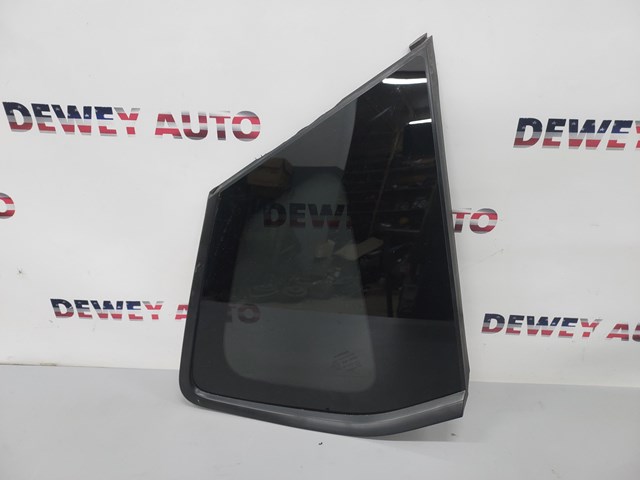 Стекло багажного отсека, правое 833006RR0A NISSAN