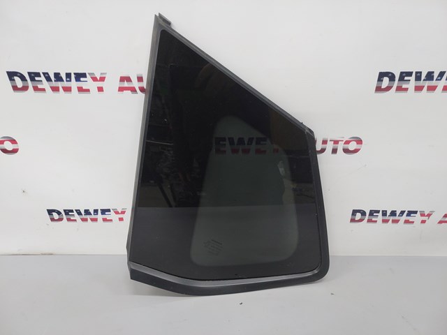 Стекло багажного отсека, левое 833016RR0A NISSAN