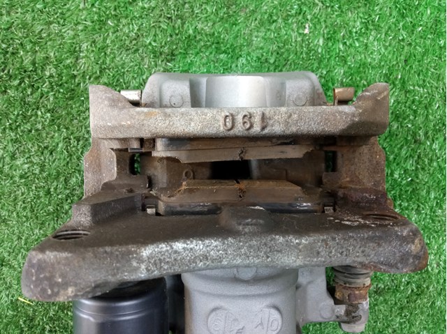 D40106RA0A Суппорт задний левый купить Украина