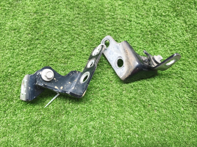 Петля передней двери правая H6BZ5822800A FORD