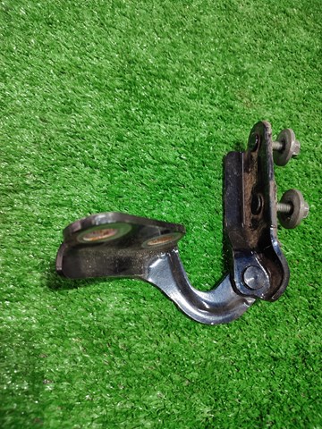 LJ6Z7842900A FORD Петля задней двери купить в Ужгород