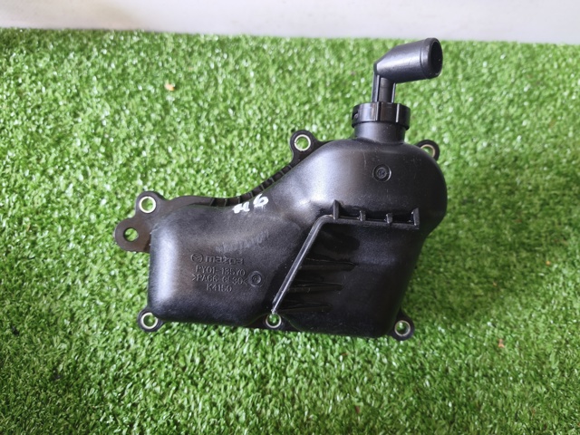 Сепаратор картера PY0113570 MAZDA
