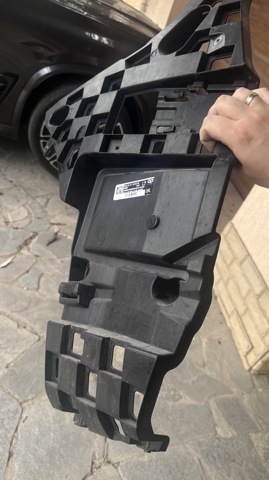 Направляющая заднего бампера, левая 51127420653 BMW