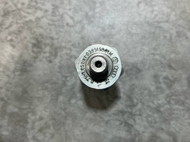 038919081M Датчик давления масла купить Каменское