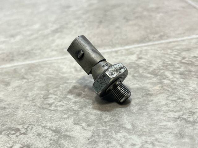 038919081M Датчик давления масла купить Львов