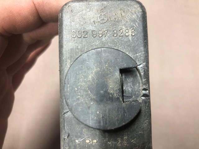 MERCEDES A0029973286 Заглушка порога в наличии Каменское