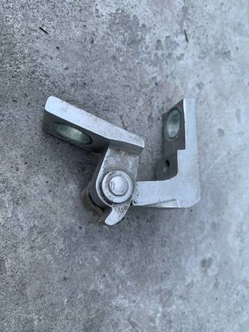 1U0831401A VAG Петля двери передней левой купить в Кривой Рог