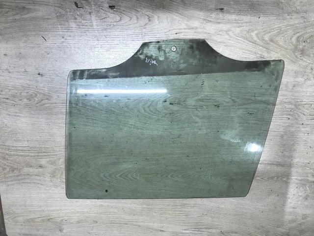 VAG 1Z9845205A Стекло двери задней левой в наличии Киев