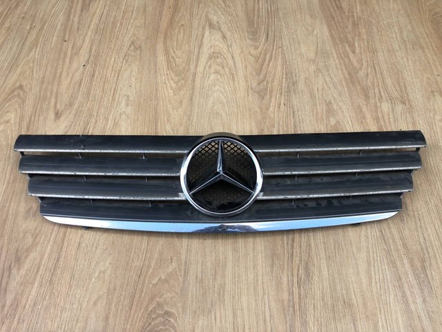 Решетка 2038800383 MERCEDES