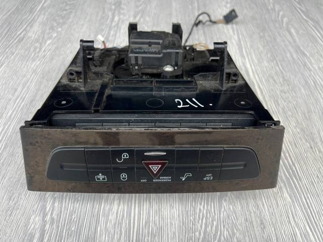 2116800552 MERCEDES Кнопка включения аварийного сигнала купить в Павлоград