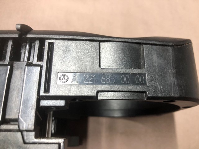 MERCEDES A2216830000 Подстаканник подлокотника центральной консоли в наличии Львов