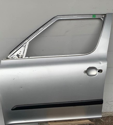 VAG 5L0831055 Дверь передняя левая в наличии Ужгород