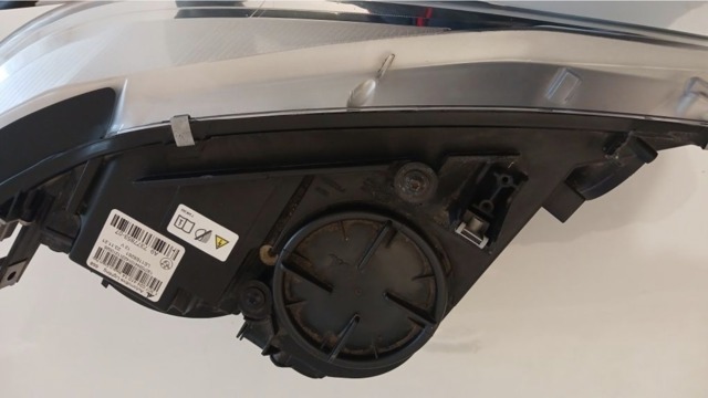 BMW 63117377853 Левая фара в наличии Полтава