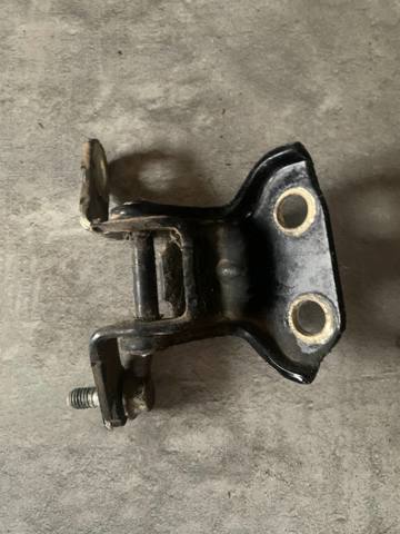 Петля двери задней правой 96541503 GM