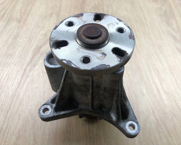 LAND ROVER 9X2Q8501AA Помпа водяная (насос) охлаждения в наличии Черкассы