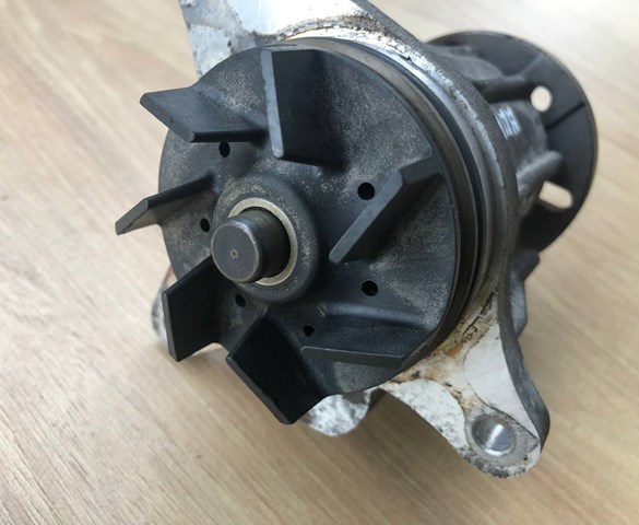 LAND ROVER 9X2Q8501AA Помпа в наличии Ровно